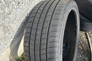 225/40/18 car tyre
