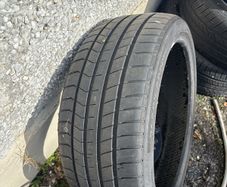 225/40/18 car tyre