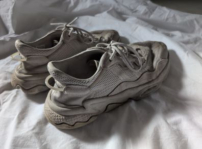Adidas Ozweego Off White UK8.5