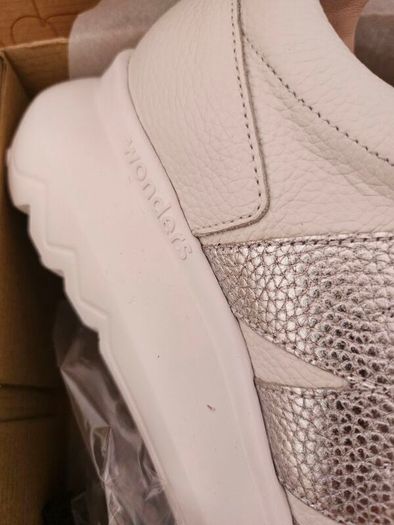 Brand new Wonders Trainers