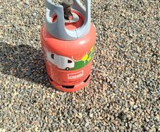 Lightweight gas cylinder