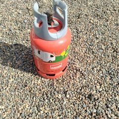 Lightweight gas cylinder