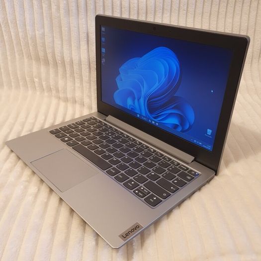 LENOVO Laptop windows 11 small and portable