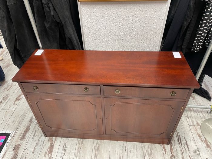 Traditional Mahogany Wooden Cabinet