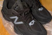 new balance 9060 triple black