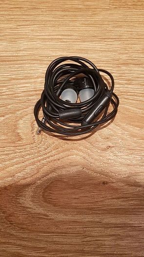Philips SHE3595BK/00 In-Ear Headphone with In-Line Mic (Black)
