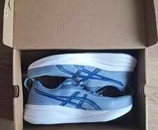 Asics trainers brand new and purchased in the last 2 weeks. Worn once but have no receipt to return.   Size: UK 9, EUR 44, US 10