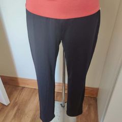 Vivess black sports bottoms size UK14 EU42 Postage included