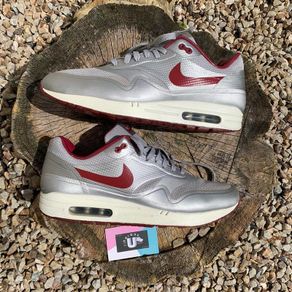 Premium Nike Air Max 1 Night Track