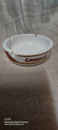 Carrolls no1 ashtray,nice condition,,price includes post to anywhere in ireland,collectors item ,with smoking ban..sold as seen.