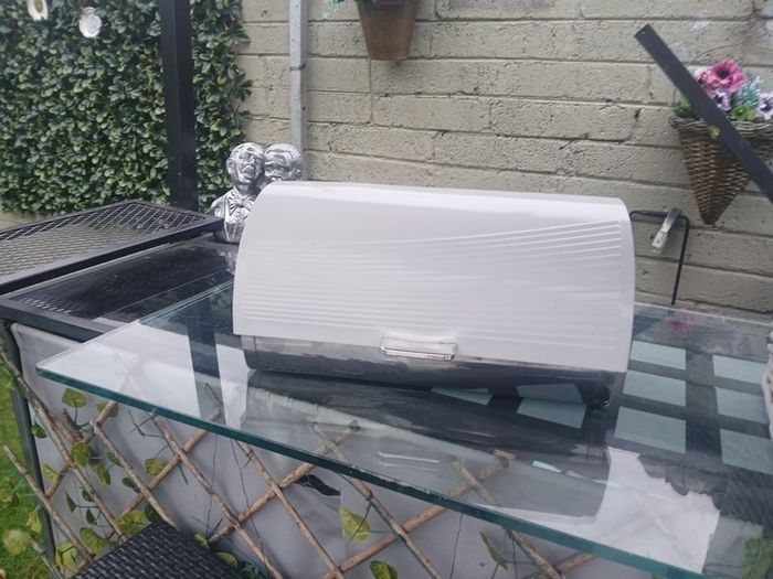 bread bin