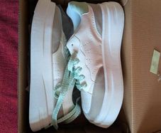 Trainers . New . Size 41eu