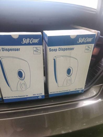 Hand soap dispenser