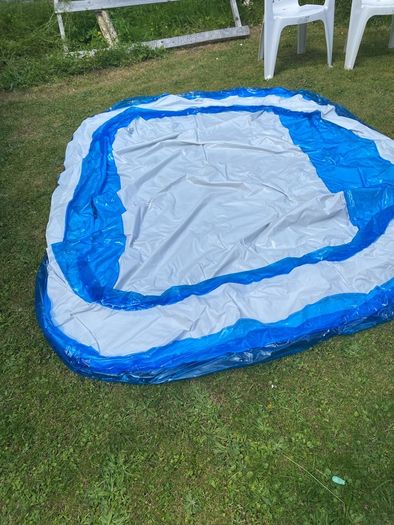 Large paddling pool