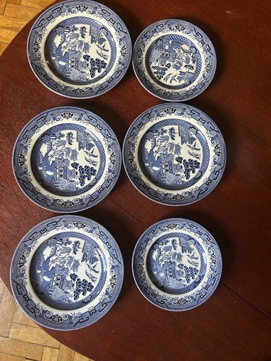 Willow Pattern dining set