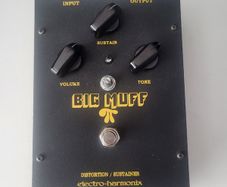 Electro-harmonix Big Muff guitar pedal