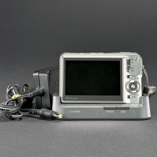 Casio Exilim EX-S880 digital camera