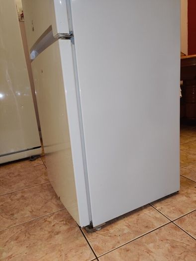 Beko Fridge Freezer 270L Fully Working Reversible Door