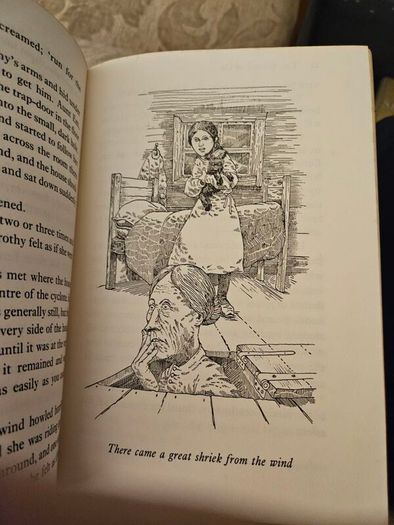 The Wizard Of Oz Vintage 1980 Illustrated Edition Hardback In Good Condition.  See Photos For Same.