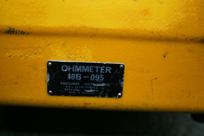 Ohmmeter 18B/095 (the battery should be replaced)