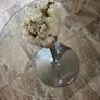 Round glass table Image 3