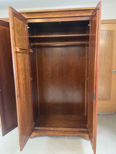 Willis & Gambier Wardrobes