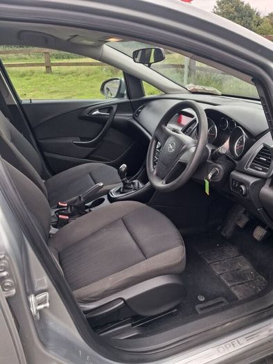 Opel Astra J 2010