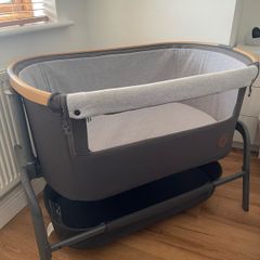 Maxi cosi iora next to me crib