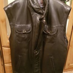 sleaveless leather jacket
