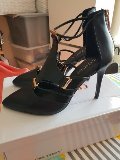 Fab Black leather shoes