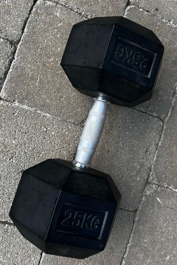 1x25kg rubber hex dumbbell. One available