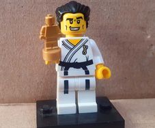 Lego CMF Series 2 COL02-014: Karate Master (2010) Price Includes P&P