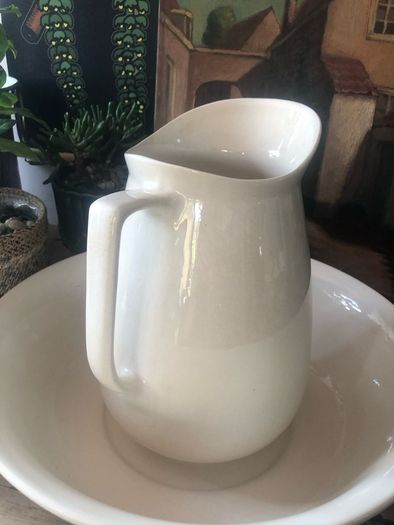 Pitcher and washbasin