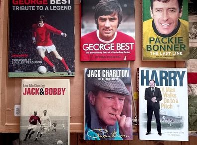 Joblot of Fifteen Football Books (Four Photos)