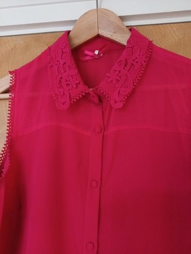 Primark  Sleevless  Blouse.    Size  14.