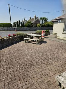 Outside Seating  + Pouring table