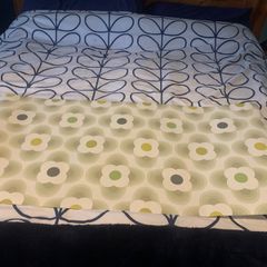 Orla kiely wallpaper