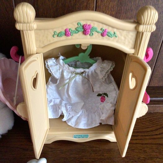 Vintage 90s Fisher price Briar berry "Berry Beth bear "W/ Accesories