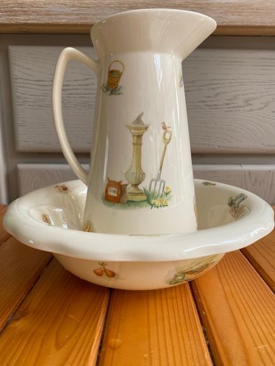 Beautiful Rare Vintage Aynsley Fine Bone China Edwardian kitchen garden - Jug and Wash Bowl