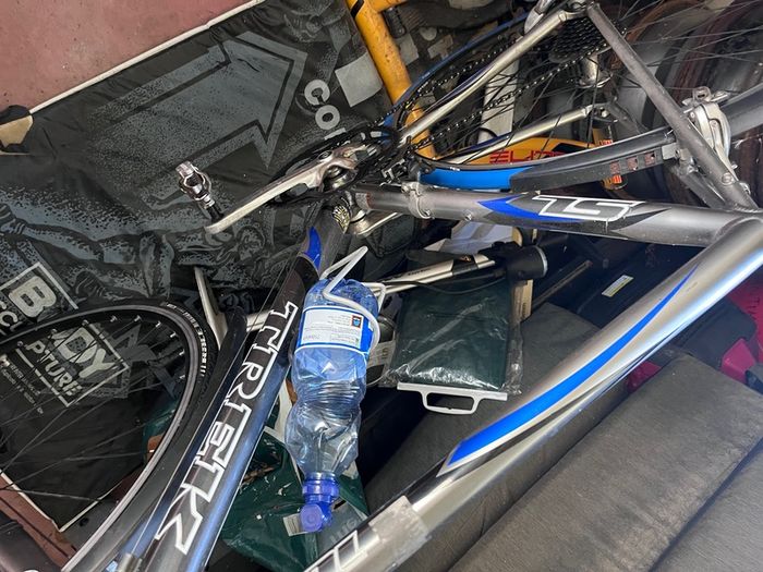trek 1000 SL 56 frame turbo trainer included