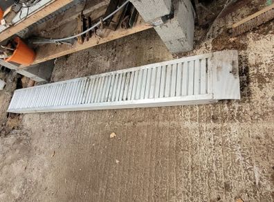 Heavy duty loading ramp