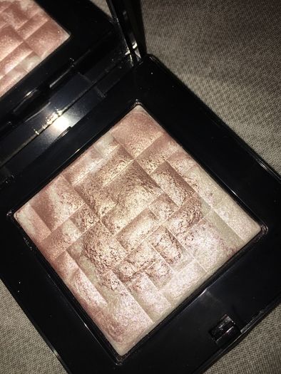 Bobbi brown limited edition highlighter in pink glow
