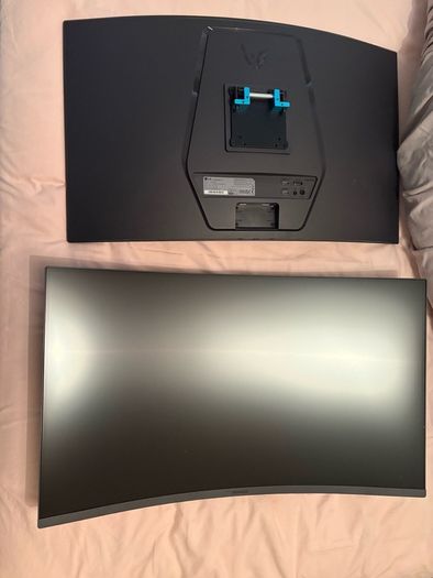 LG UltraGear Gaming Monitor 32GS60QC, 32" QHD 180Hz Curved 1000R