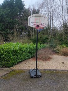 Basketball hoop