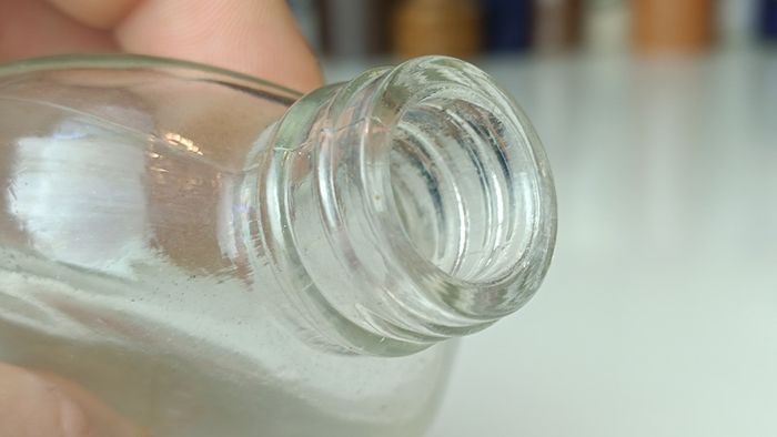 499 - Set of 6 Vintage Clear Glass Screw Cork Top Collectible Decorative Bottles and Jars