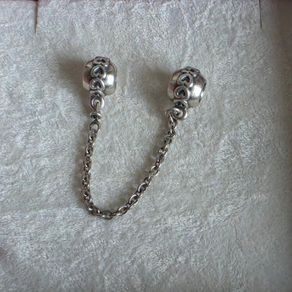 Pandora band of hearts safety chain charm very good condition hallmarked