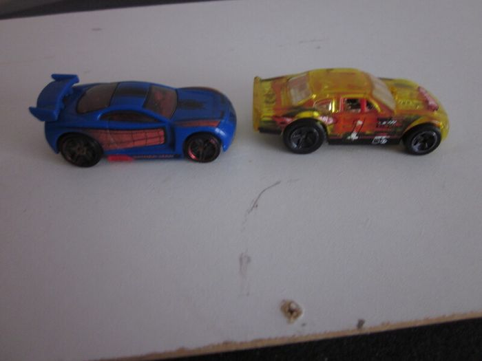 Hot Wheels Spider Man and Stockar Horse Play cars