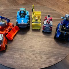Paw Patrol -5 vehicles and characters