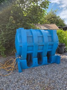 Sturdy xl water tank and stand
