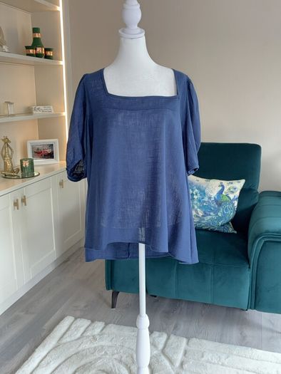 Ladies Navy Plus-size Square-Neck Top from SHEIN CURVE